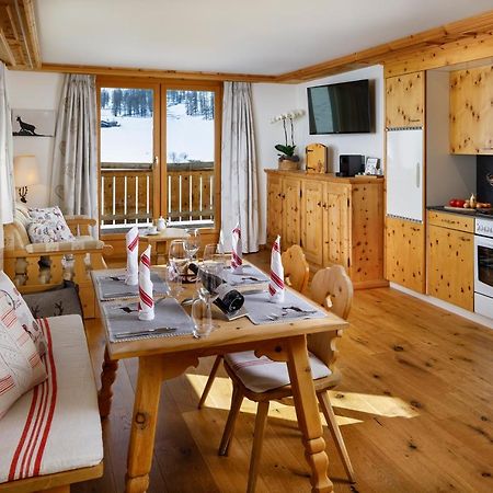 Hotel Walserhuus Sertig Sertig Döfli Exteriör bild