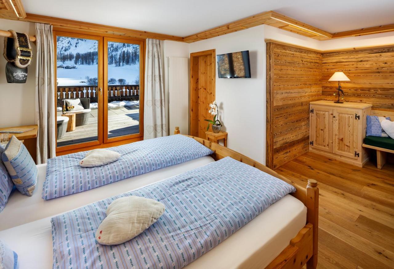 Hotel Walserhuus Sertig Sertig Döfli Exteriör bild