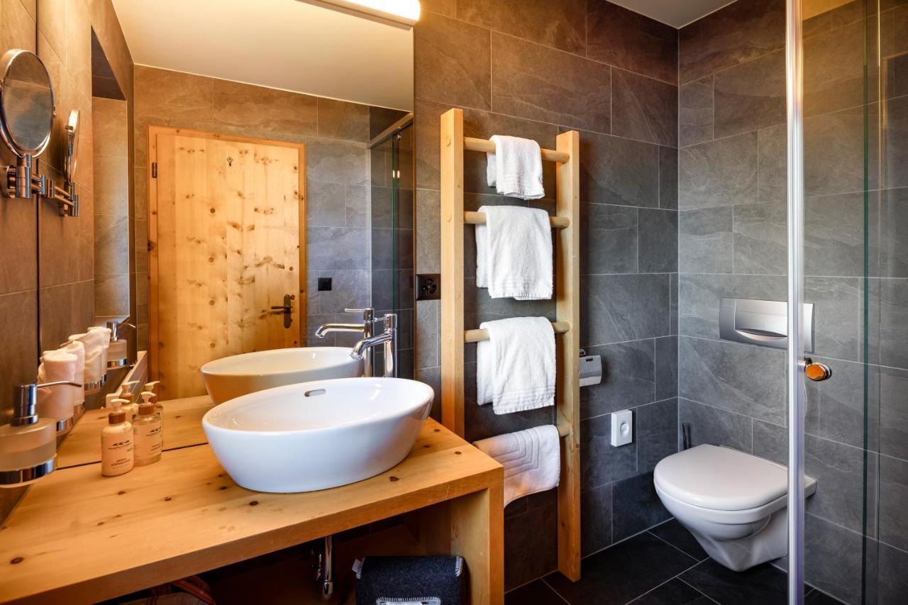 Hotel Walserhuus Sertig Sertig Döfli Exteriör bild