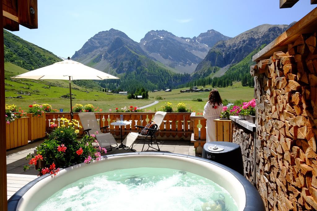 Hotel Walserhuus Sertig Sertig Döfli Exteriör bild